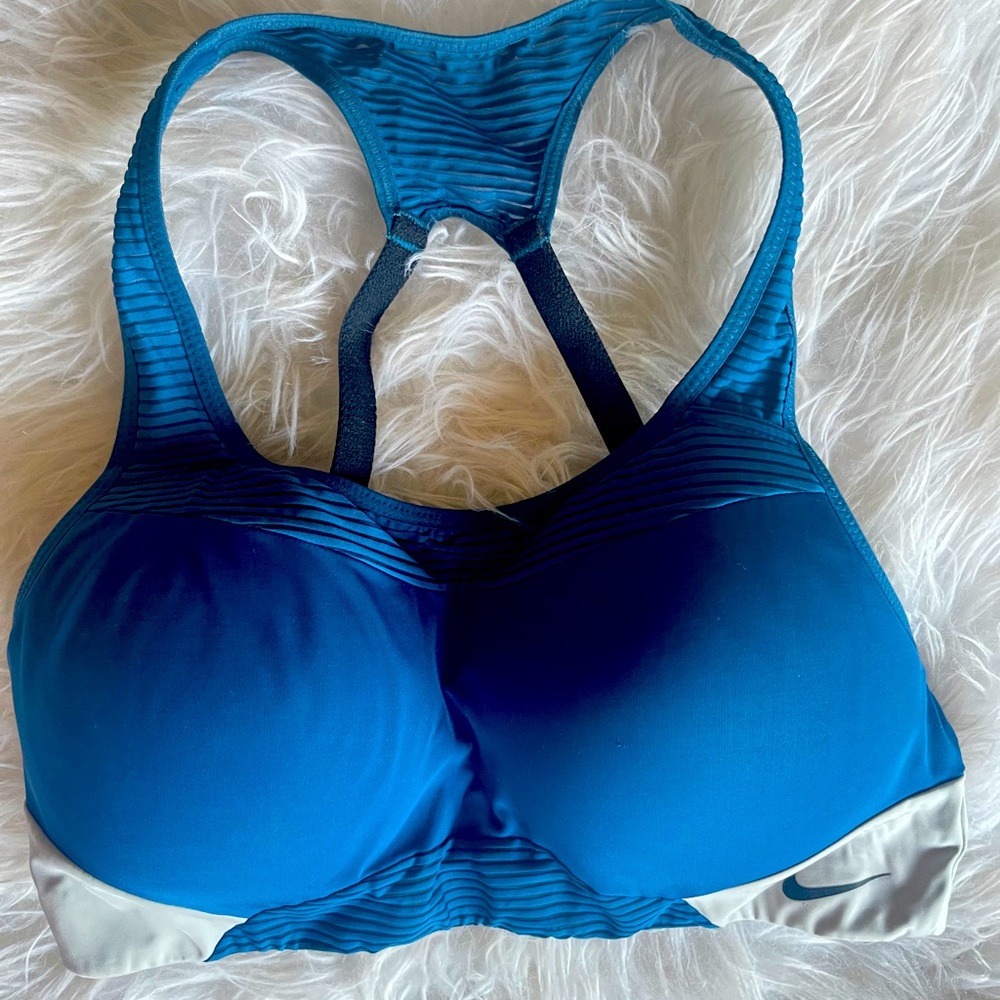 Nike adjustable sports bra